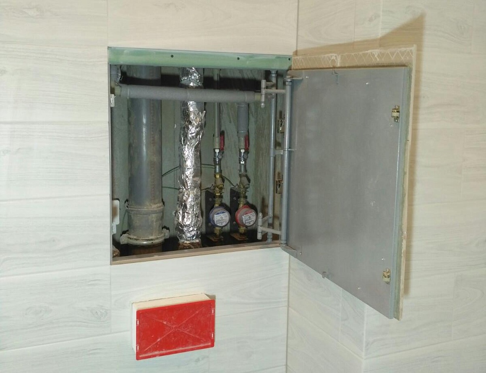 Ревизионный люк невидимка ЭКОЛЮК 3d 60-60 в интерьере