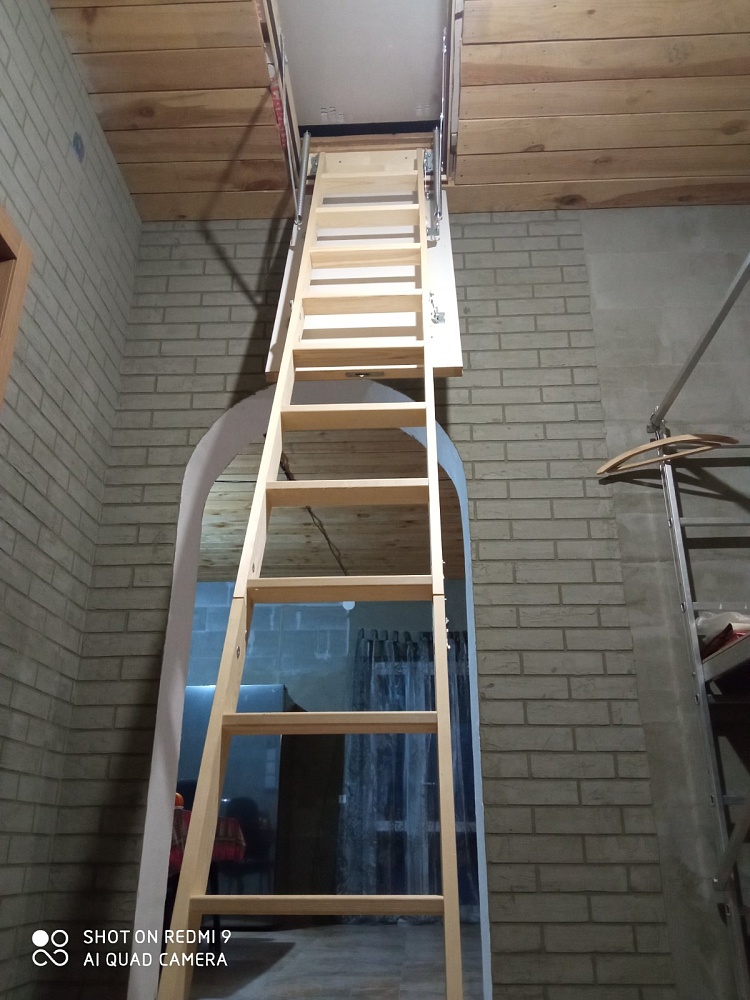 Чердачная лестница Docke Standard 60x120x300 фото в интерьере