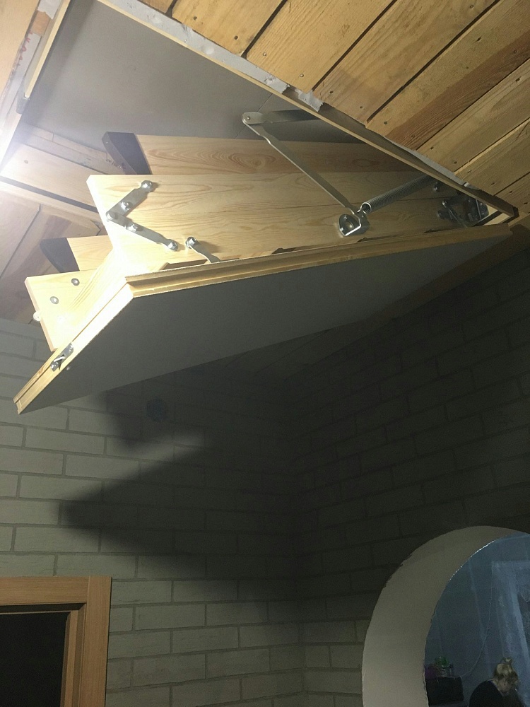 Чердачная лестница Docke Standard 60x120x300 фото в интерьере