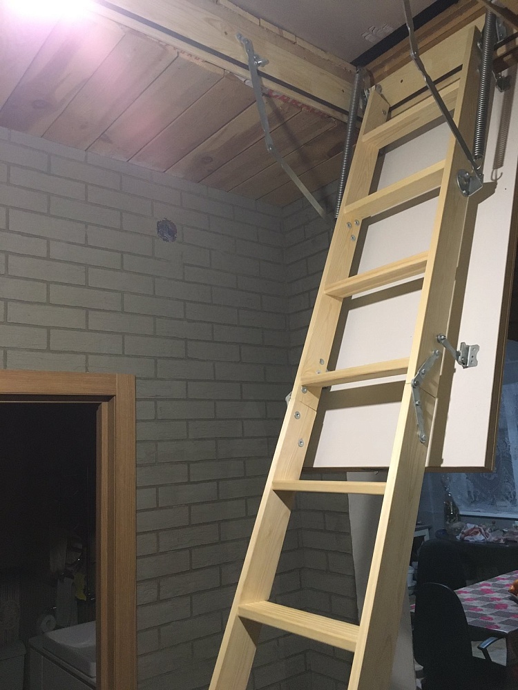 Чердачная лестница Docke Standard 60x120x300 фото в интерьере