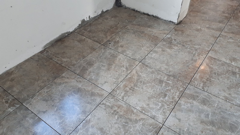 Люк в подвал под плитку фото в интерьере