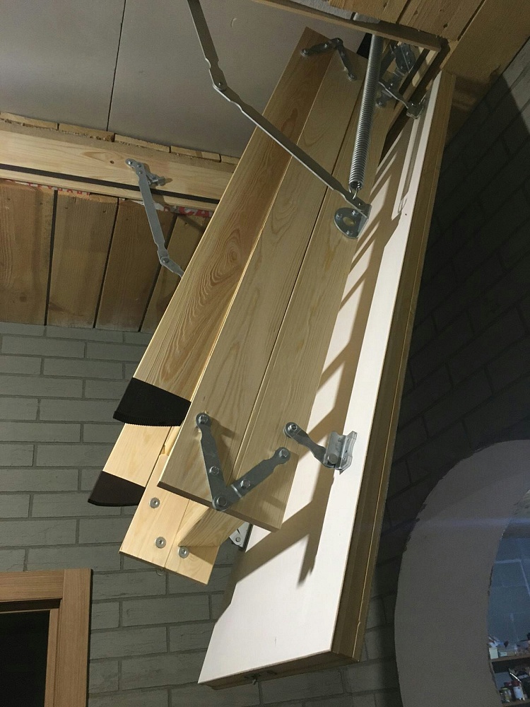 Чердачная лестница Docke Standard 60x120x300 фото в интерьере