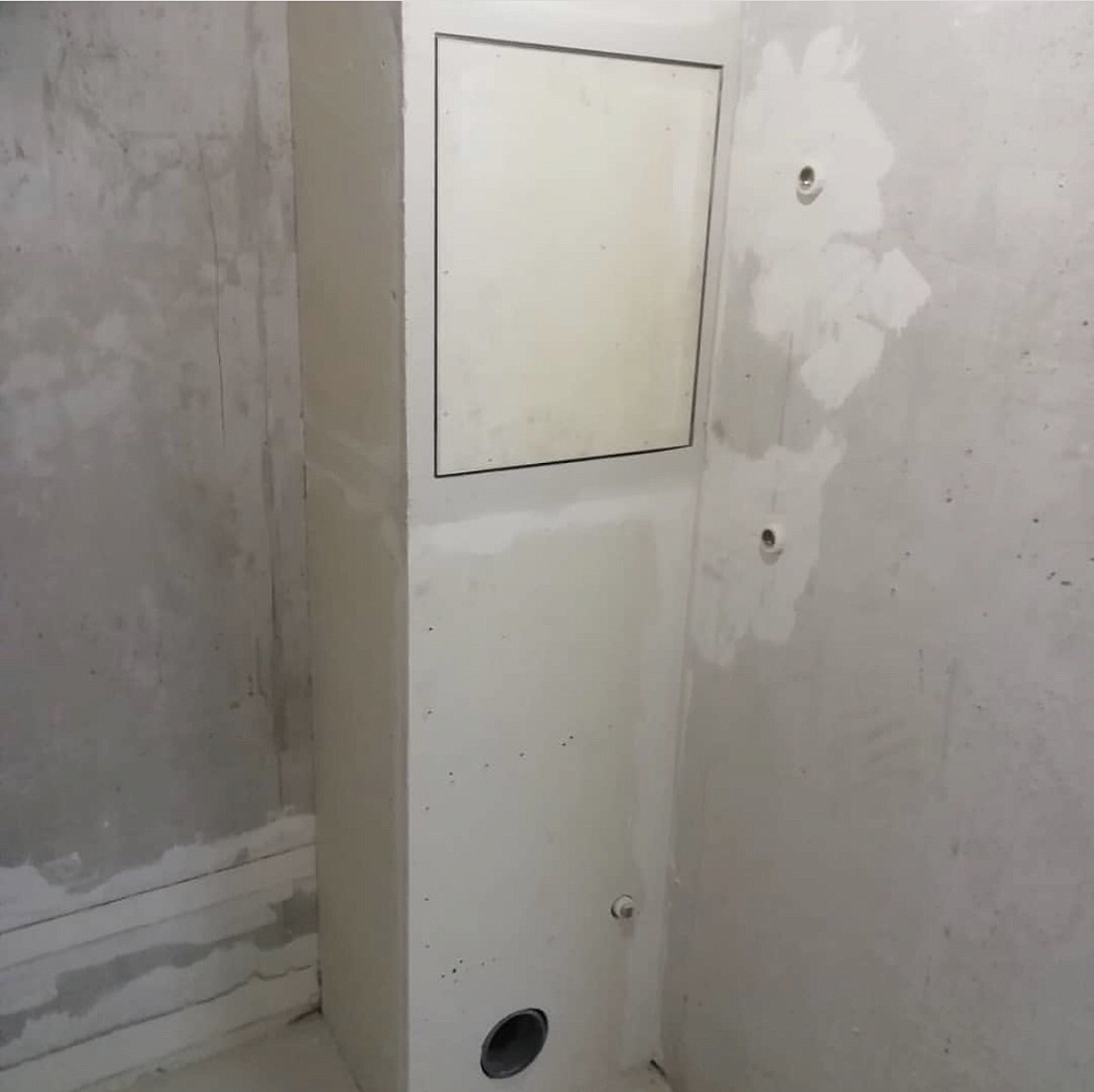 Ревизионный люк невидимка Евроформат ЕТР 50-60 в интерьере